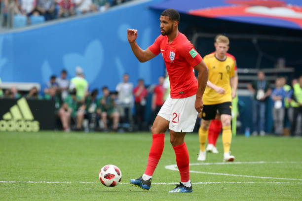 並成功贏得 並成功贏得